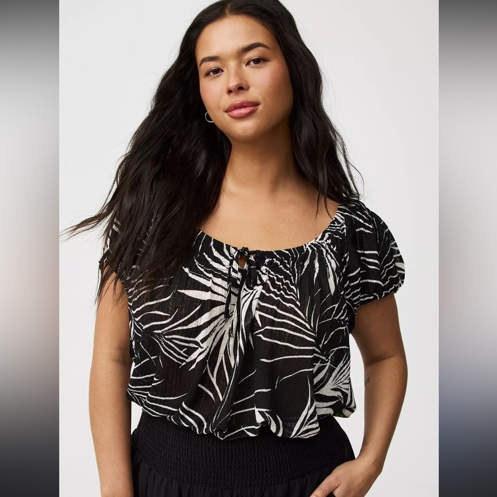NWT Torrid Black White Palm Leaf Peasant Blouse 1X Boho Cap Sleeve Top